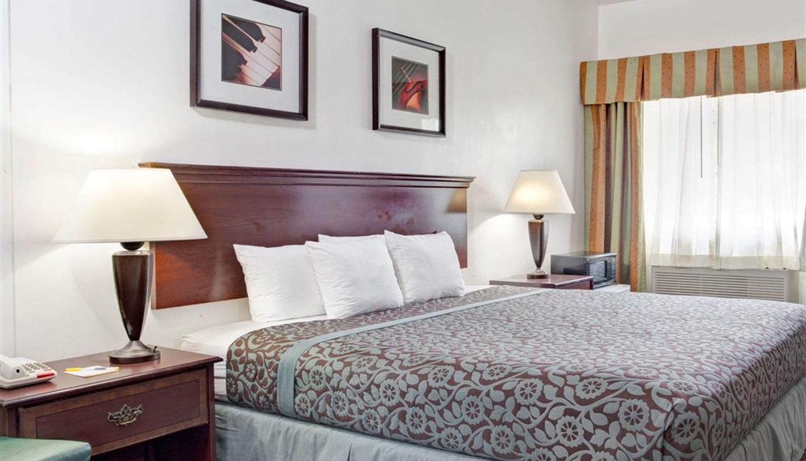 Zimmer - Days Inn by Wyndham Federal Way