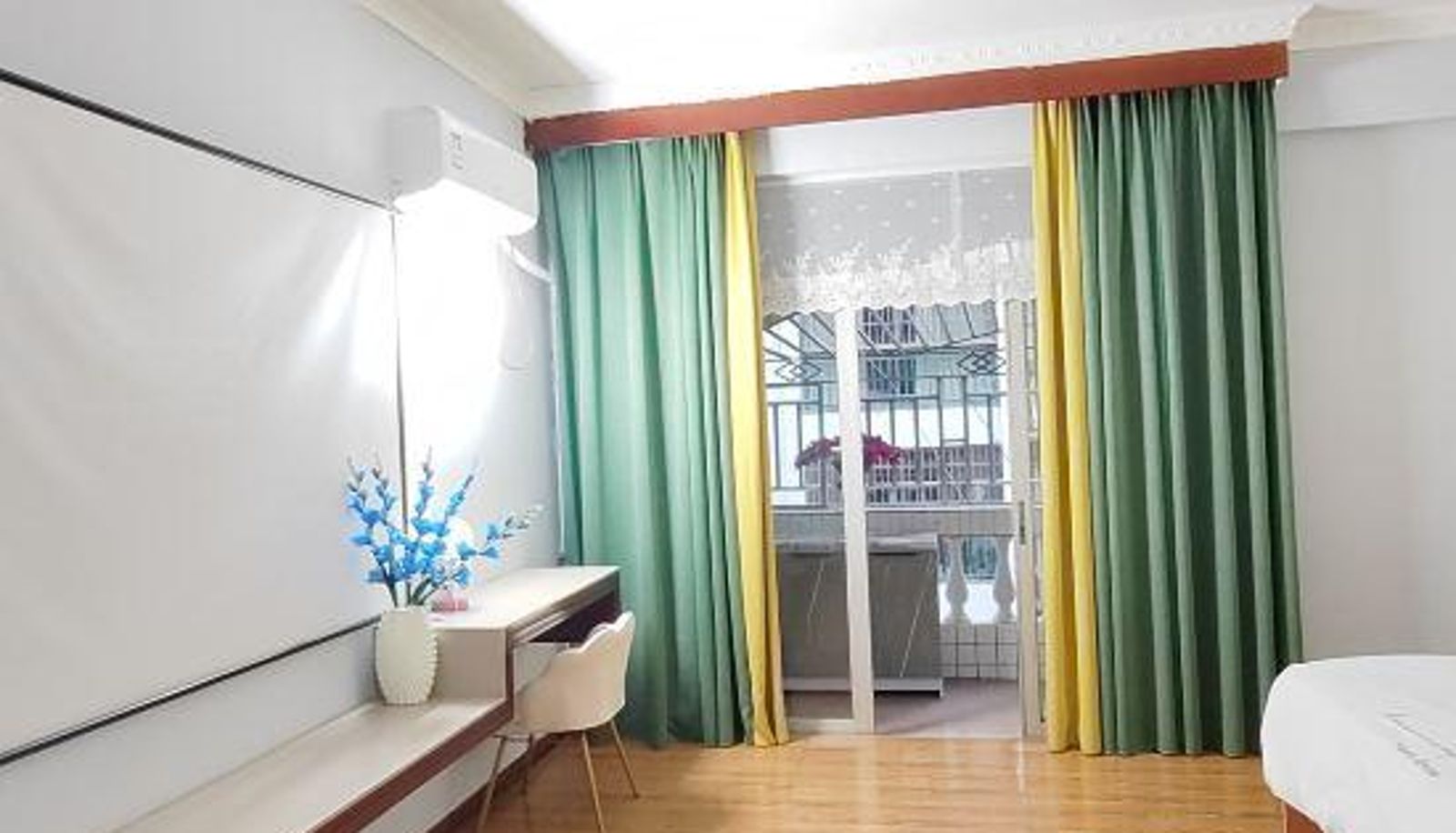 Room - Sunshine Hotel (Hezhou College)