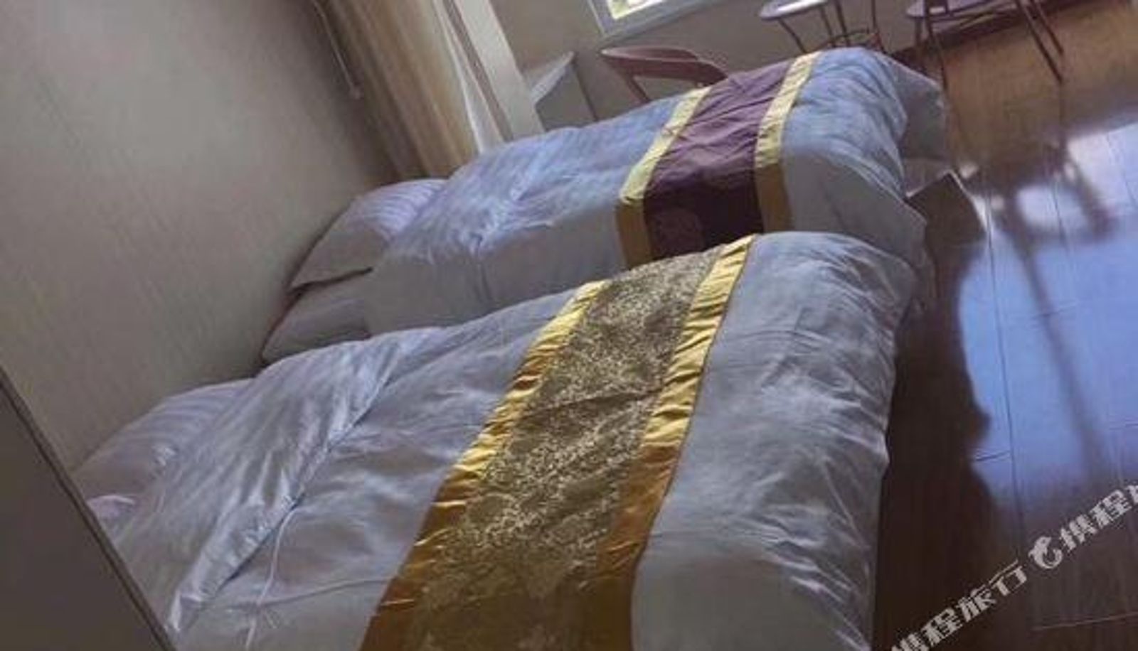 Family room - Qichun Guocui Apartment