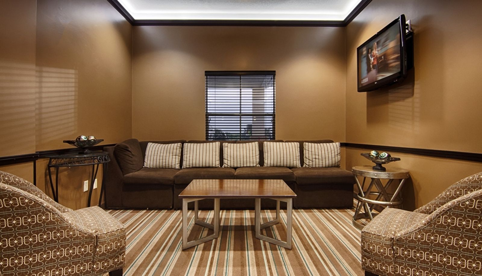 Hal - Best Western Plus Seawall Inn & Suites by the Beach