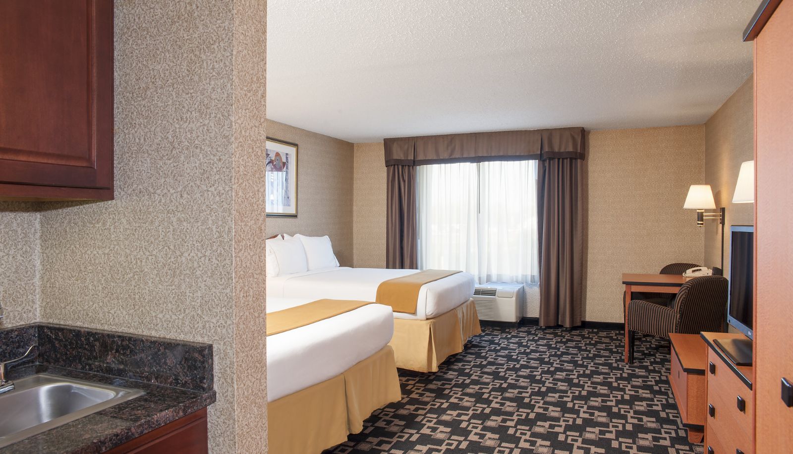 Camera - Holiday Inn Express & Suites INDIANAPOLIS SOUTH – GREENWOOD by IHG