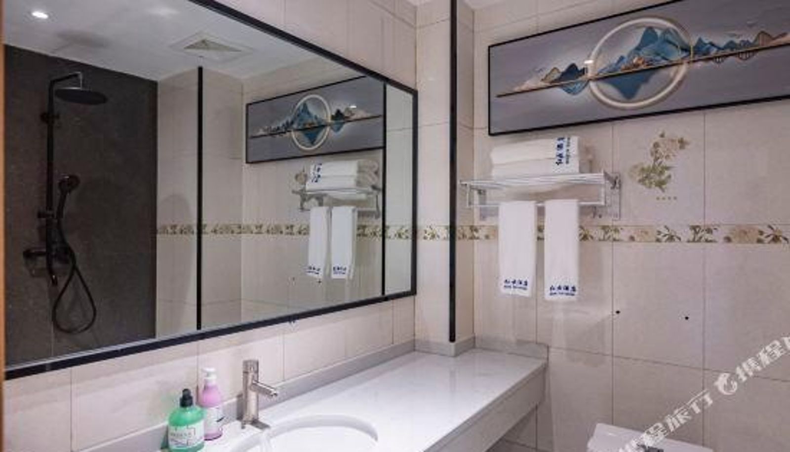 Kamer - Mangshi Hongyun Hotel (Airport)