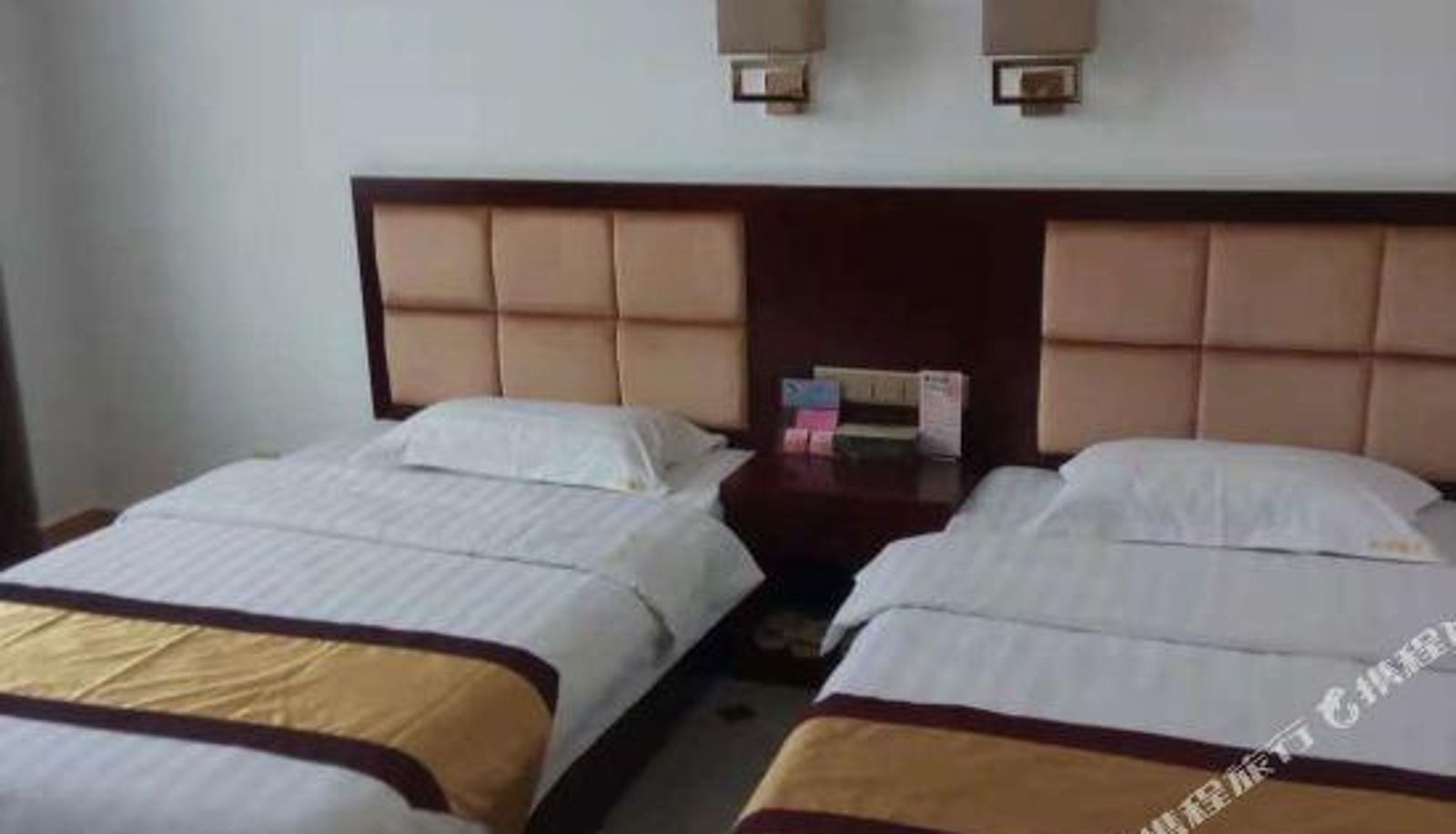 Kamer - Mangshi Hongda Hotel