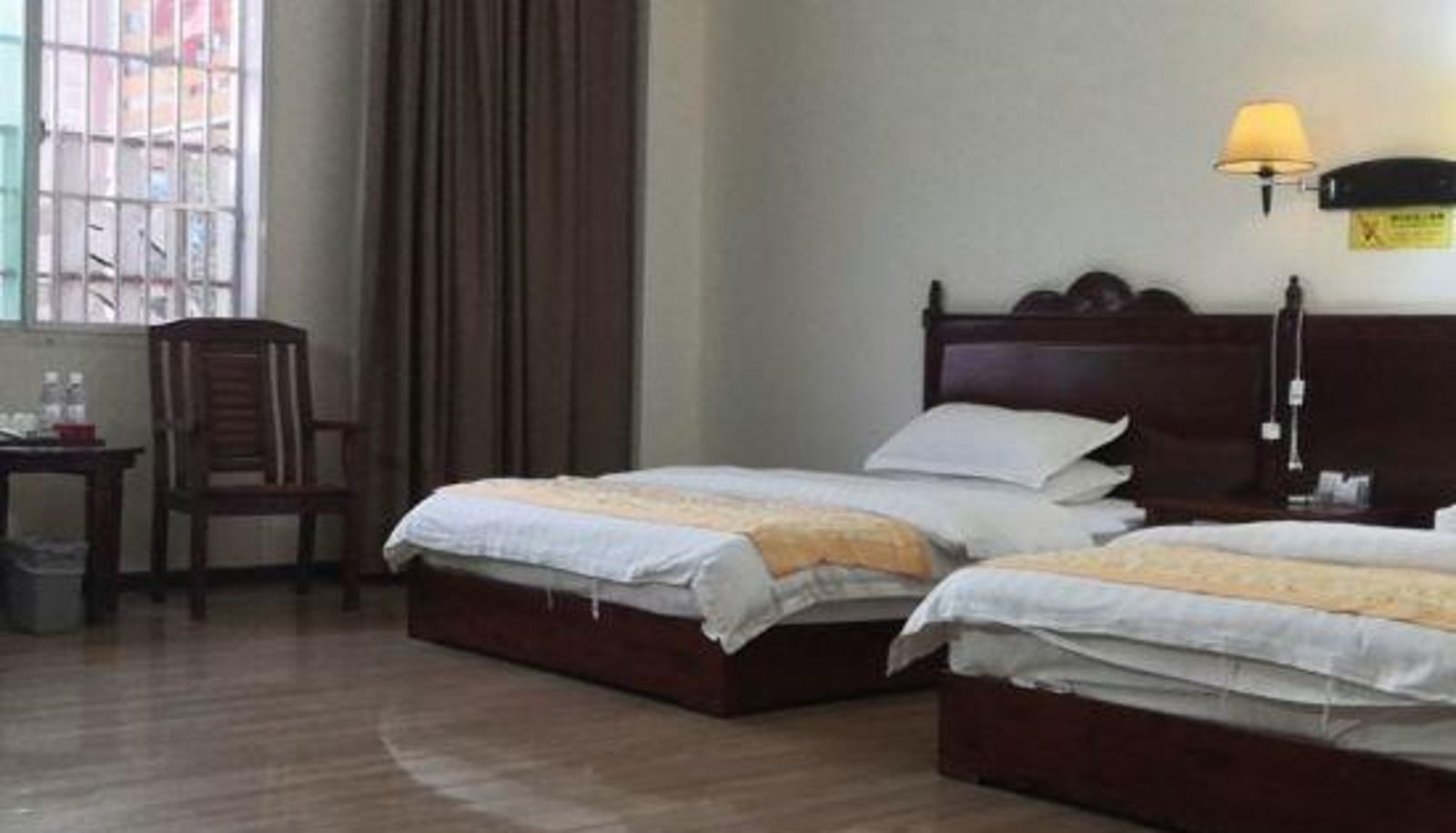 Zimmer - Mangshi Kaisheng Hotel