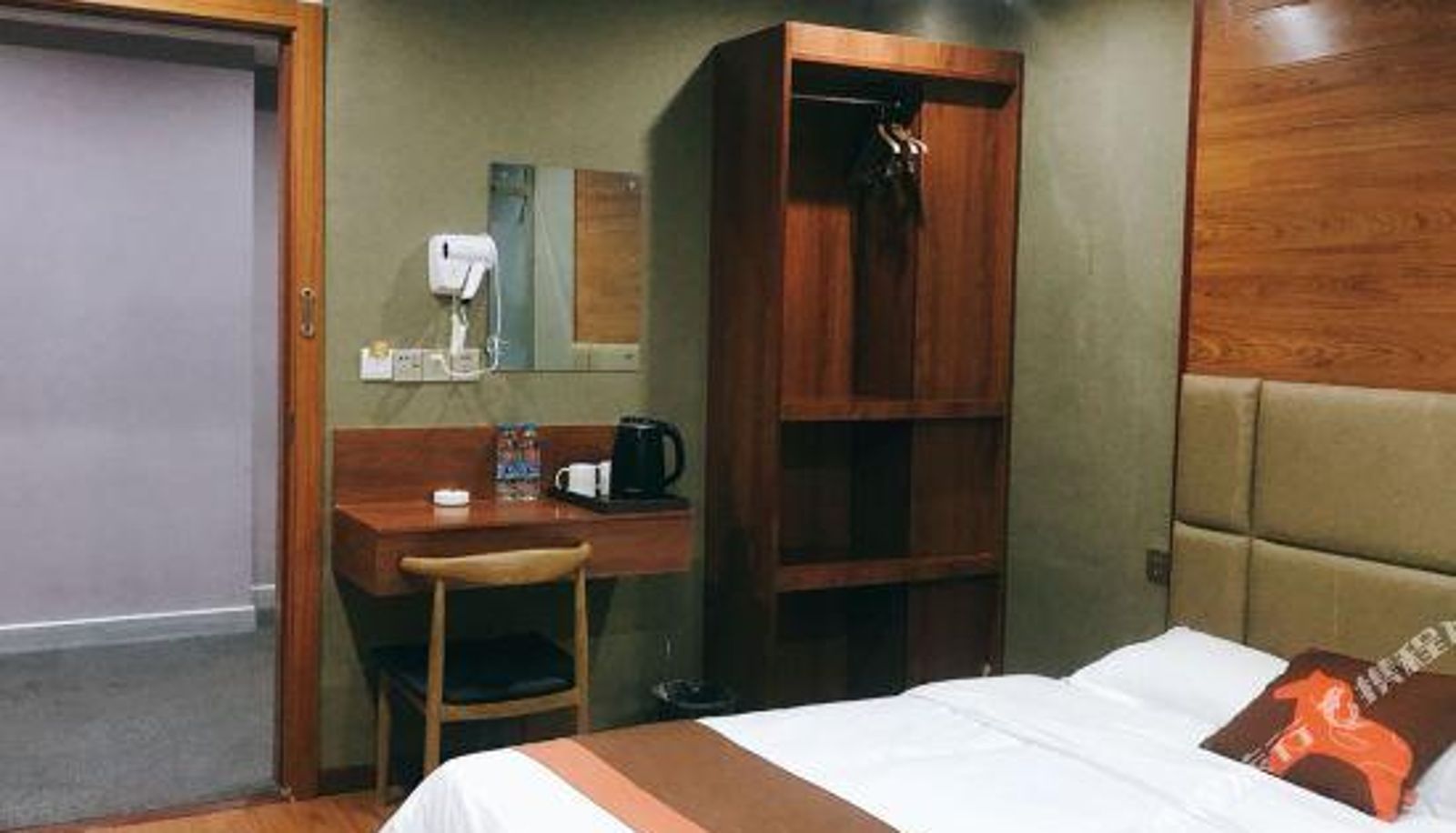 Zimmer - Junyi Chain Hotel (Taixing Zhongnan Century City)