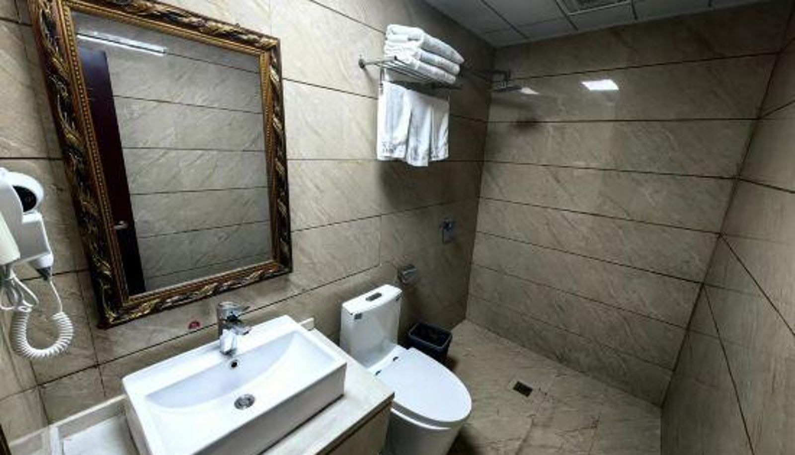 Kamer - Linxia Meijia Business Hotel