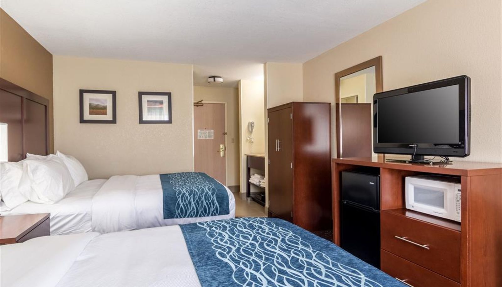 Camera - Comfort Inn & Suites - Hannibal