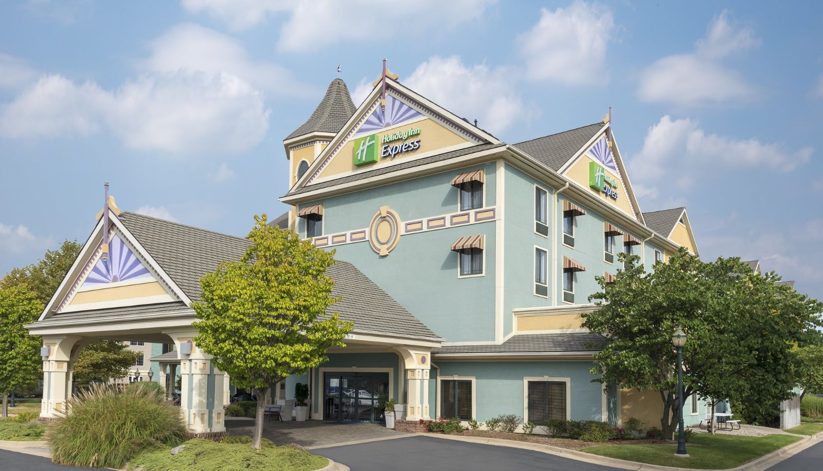Info - Holiday Inn Express HOLLAND by IHG
