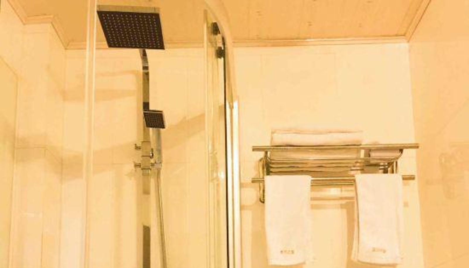 Camera business - Dushi Zhixing Hostel