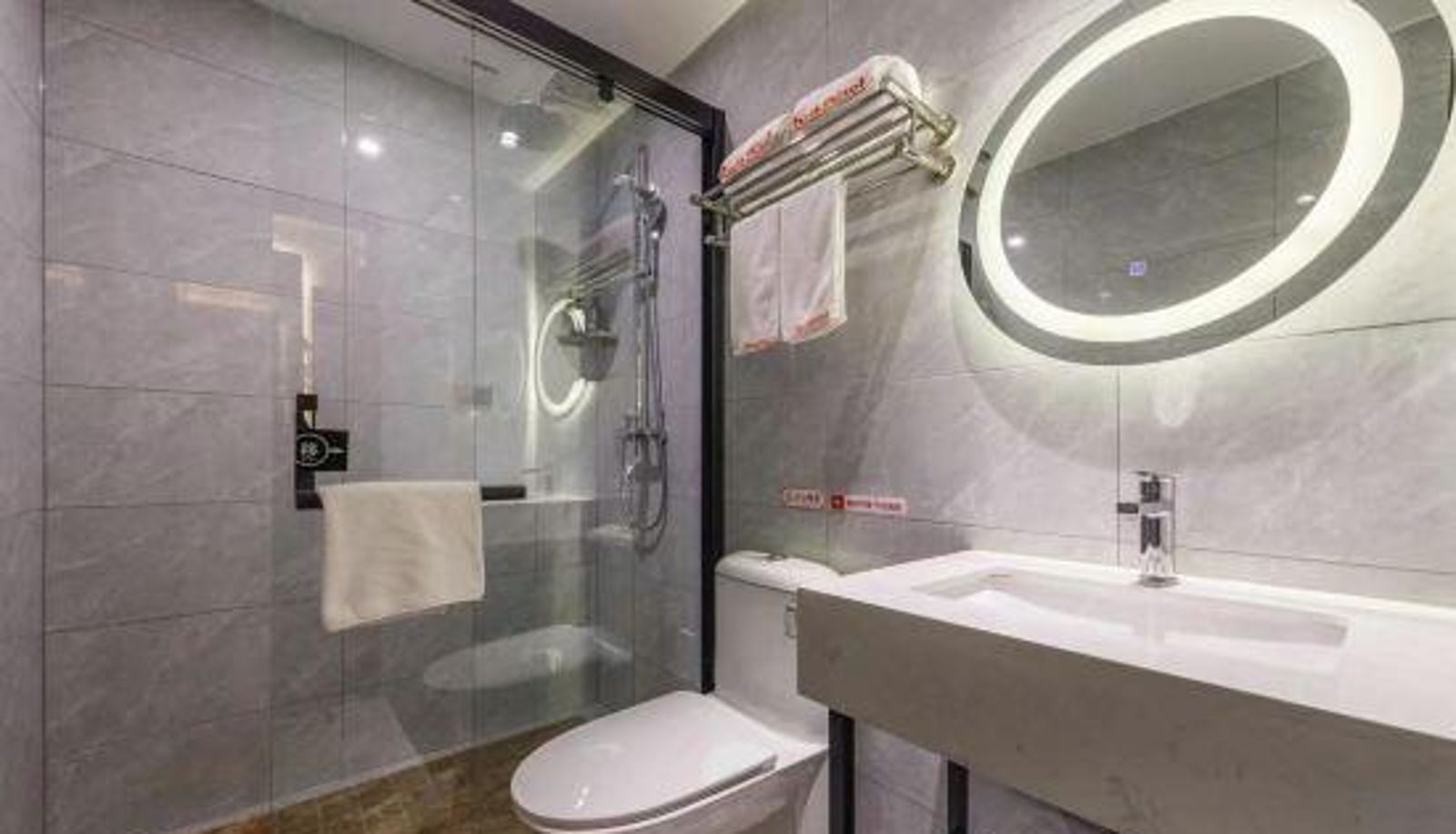 Kamer - Shell Hotel (Jingjiang Taihe Wuyue Plaza Bus Station)