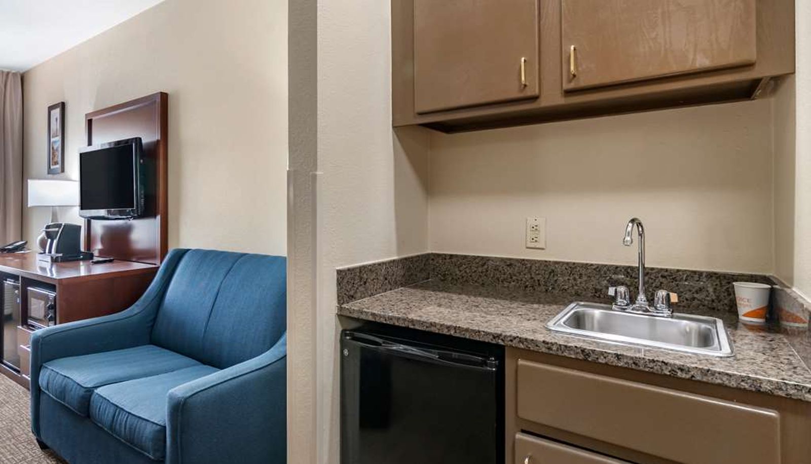 Kamer - Comfort Inn & Suites Junction City - near Fort Riley