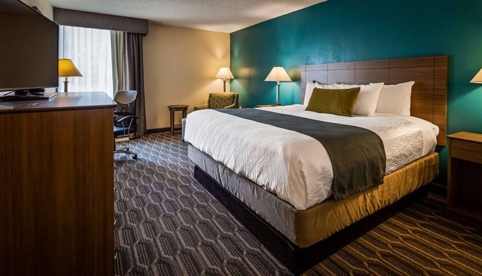 Room - Best Western Plus Yadkin Valley Inn & Suites