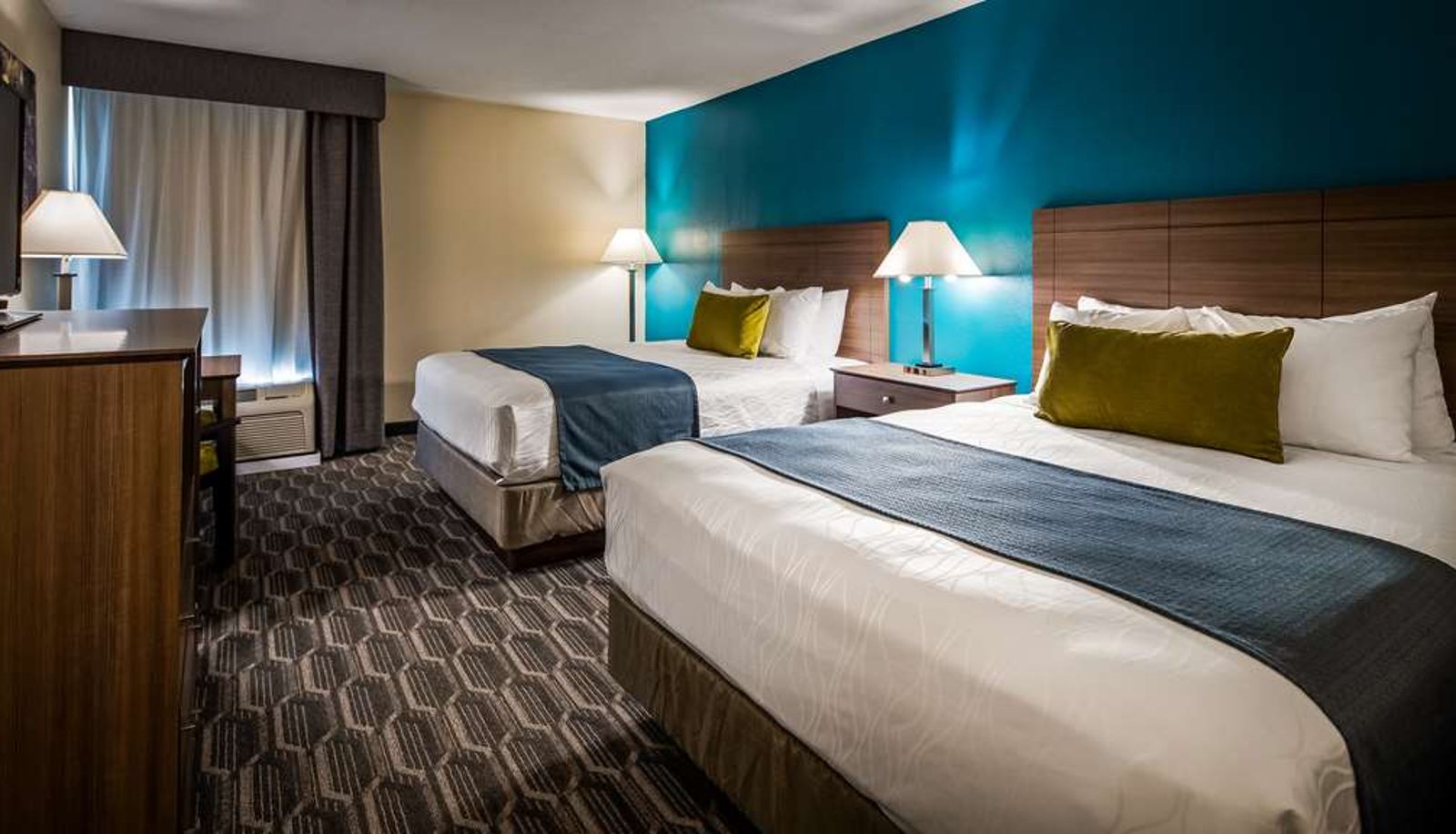 Zimmer - Best Western Plus Yadkin Valley Inn & Suites