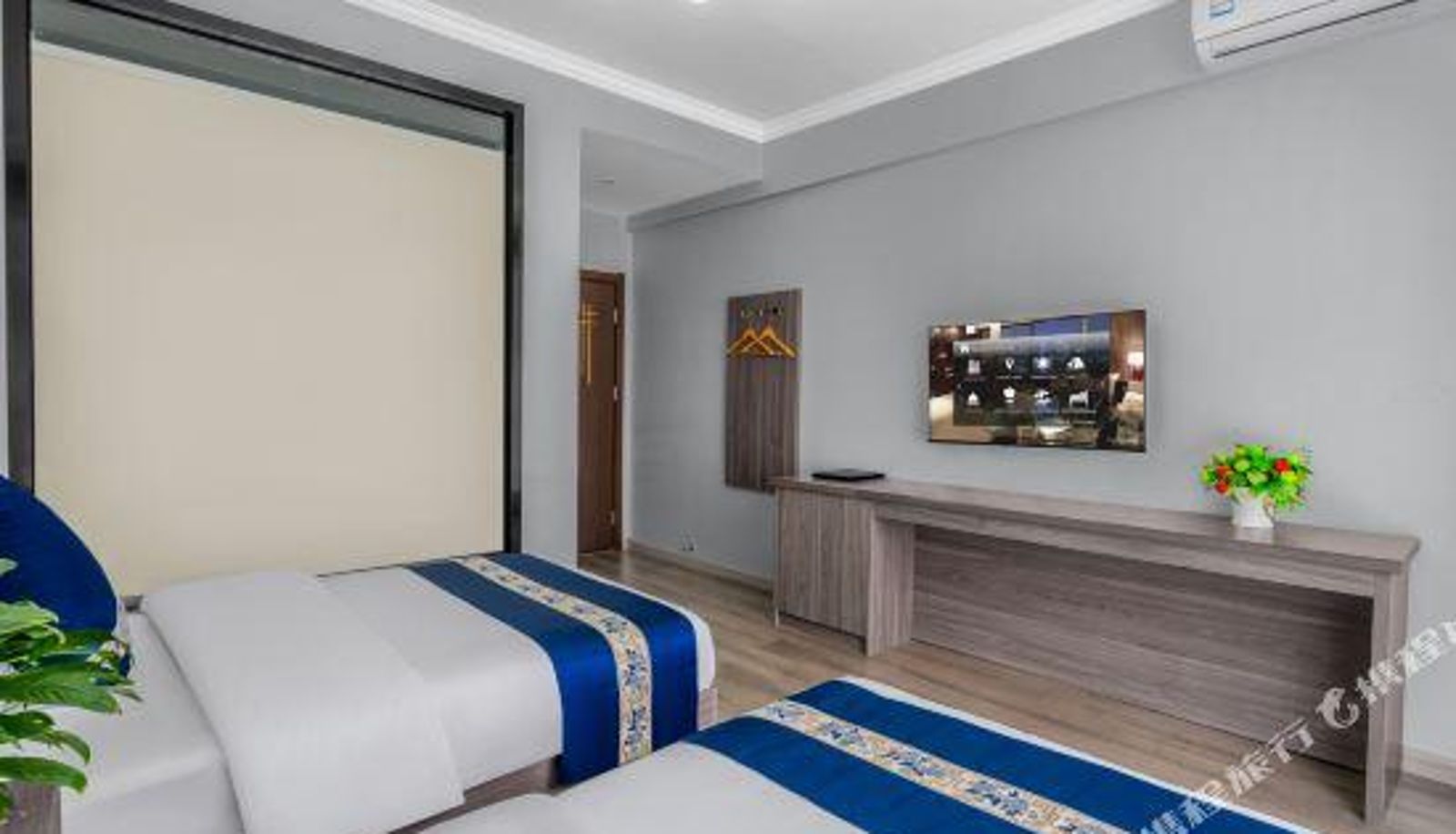 Camera - Xinju Hotel