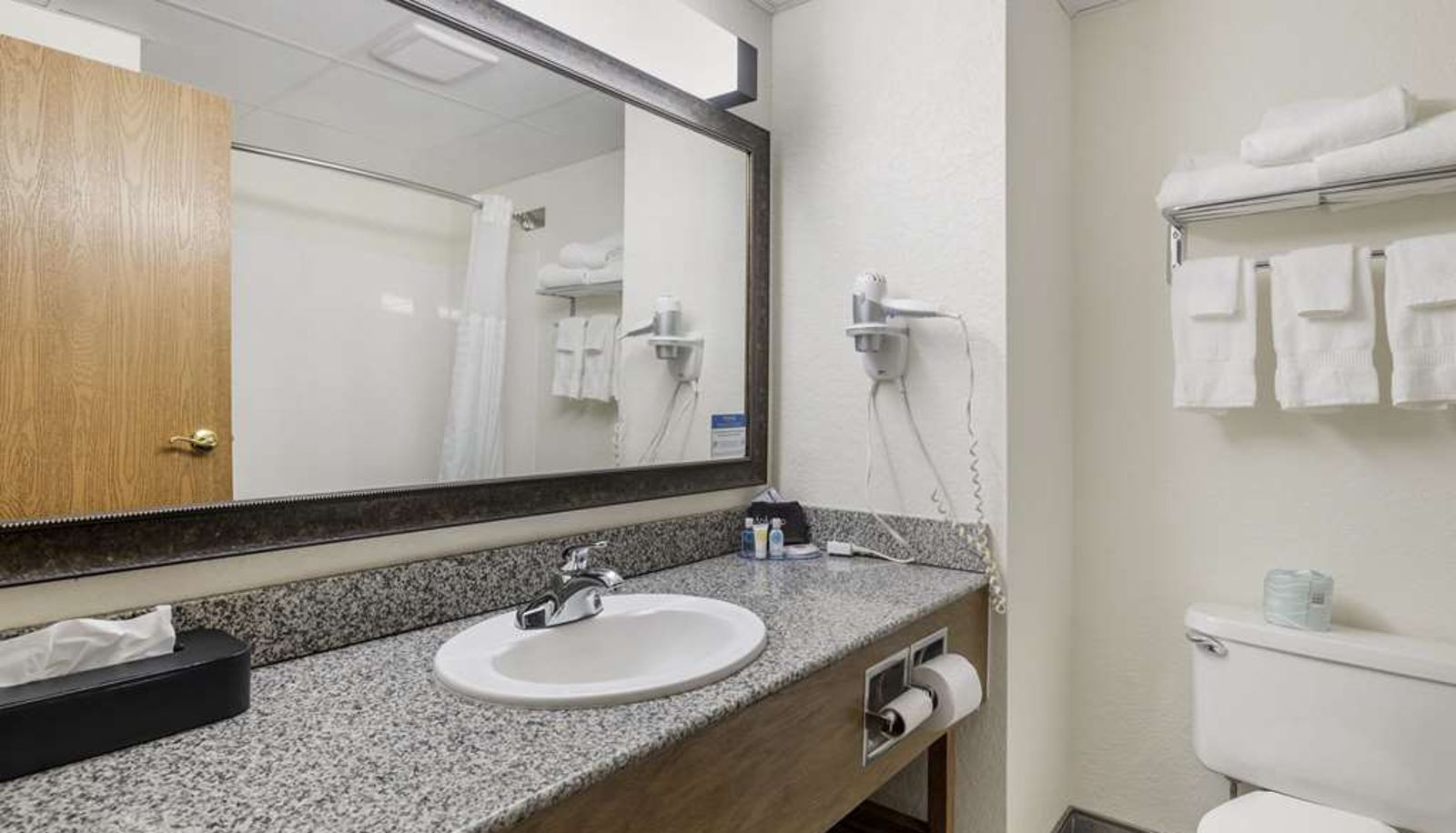 Zimmer - Comfort Inn & Suites Mt. Rushmore