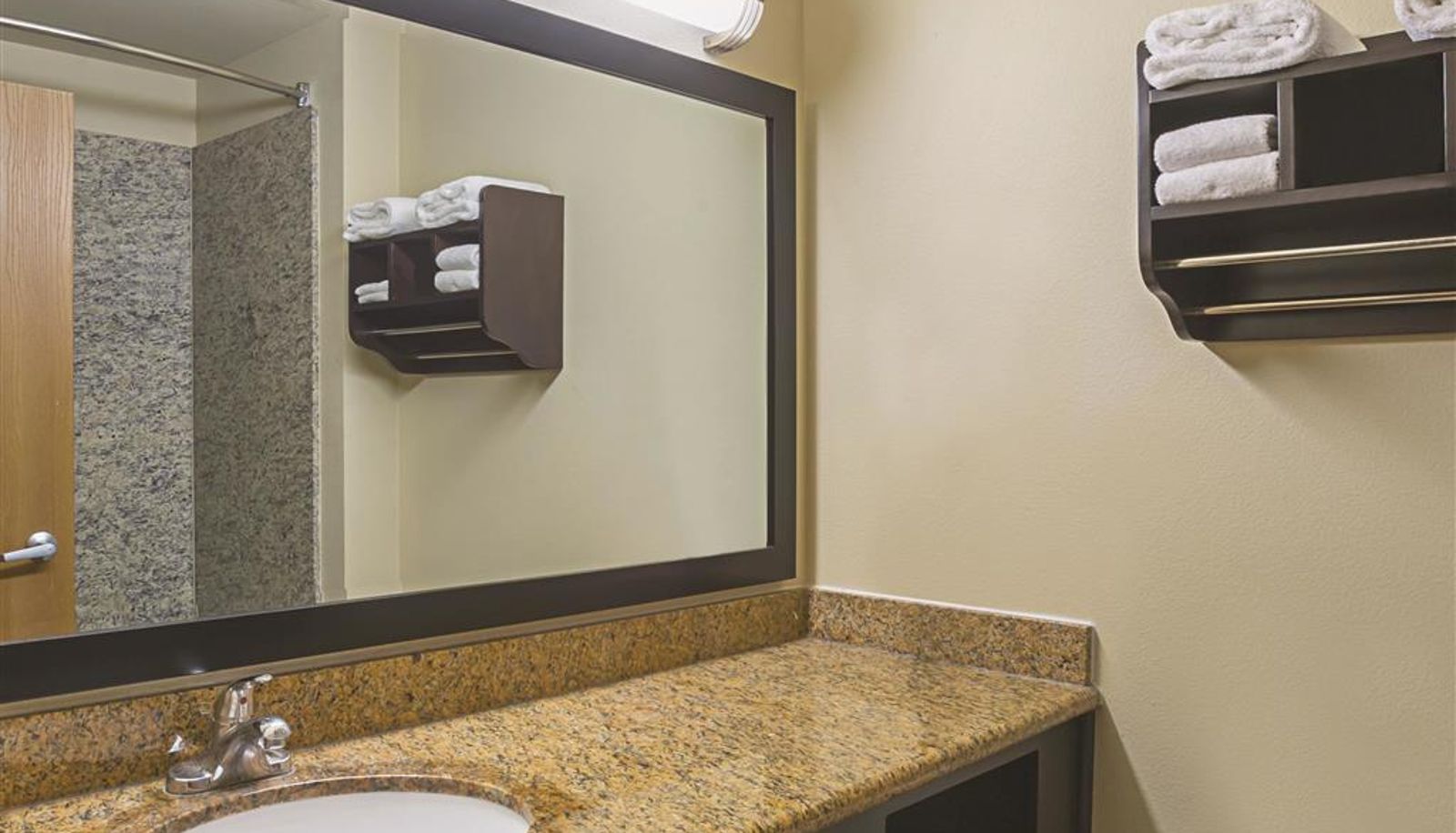 Room - La Quinta Inn by Wyndham Olympia - Lacey