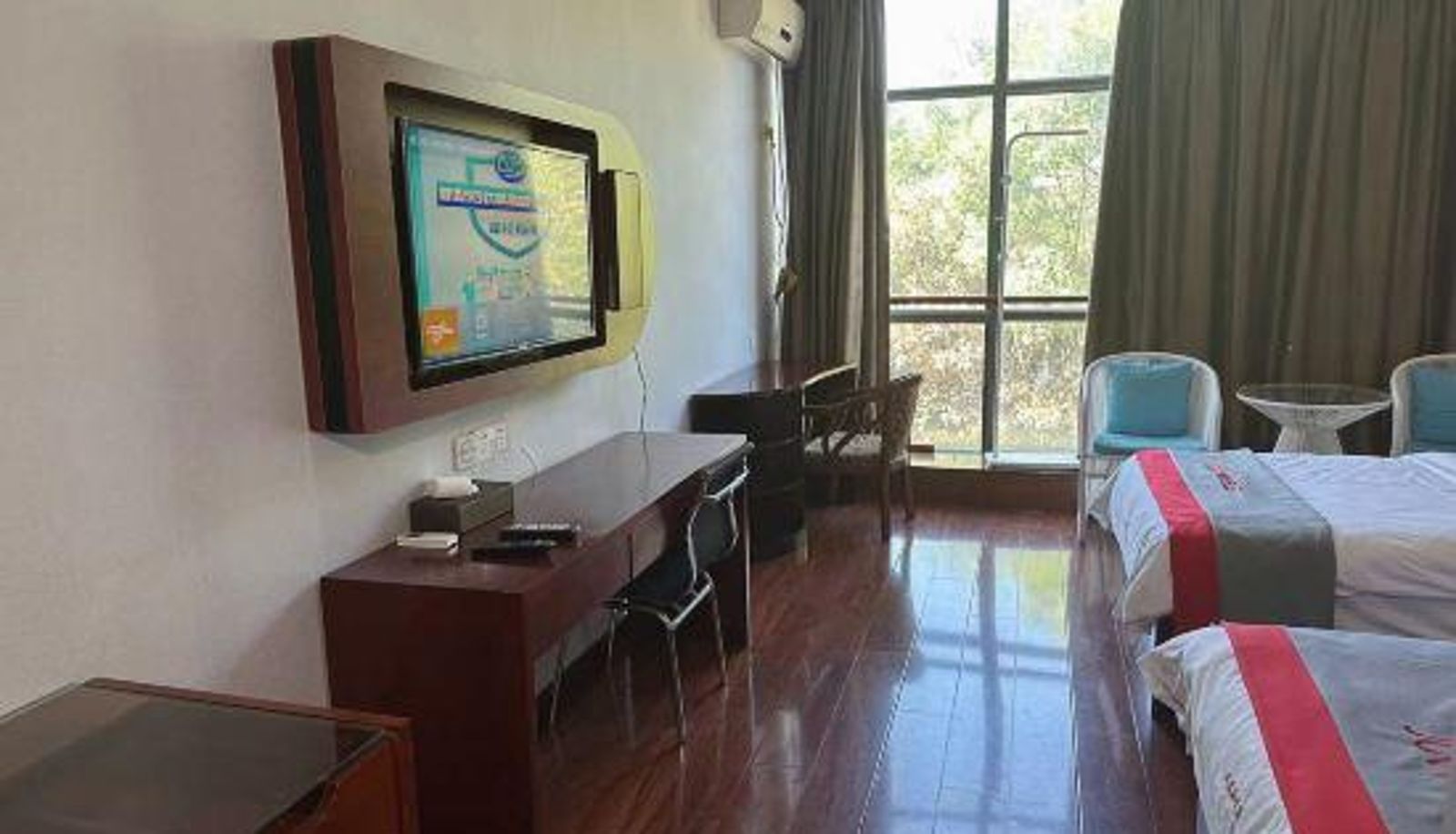 Room - Phoenix Hotel (Menghu East Road)