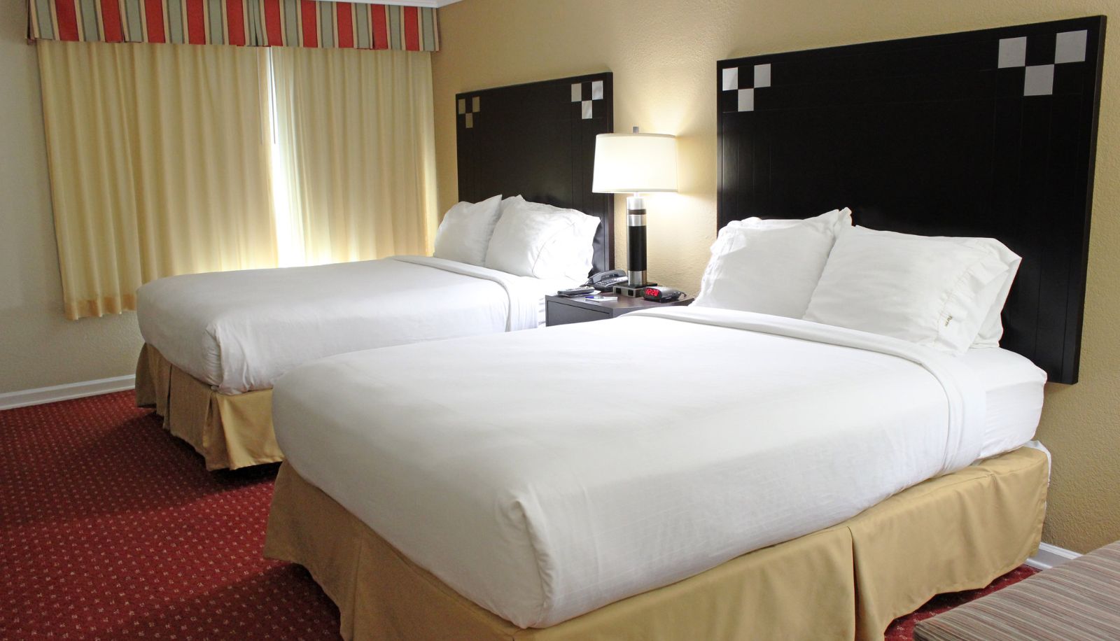 Zimmer - Holiday Inn Express VAN NUYS by IHG