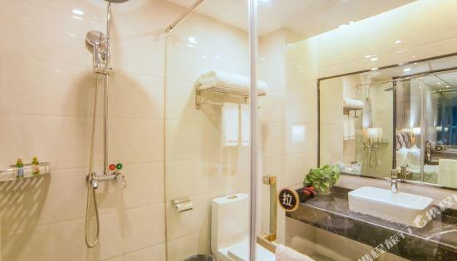 Pokój z widokiem na rzekę - YaAn LanCao Hotel