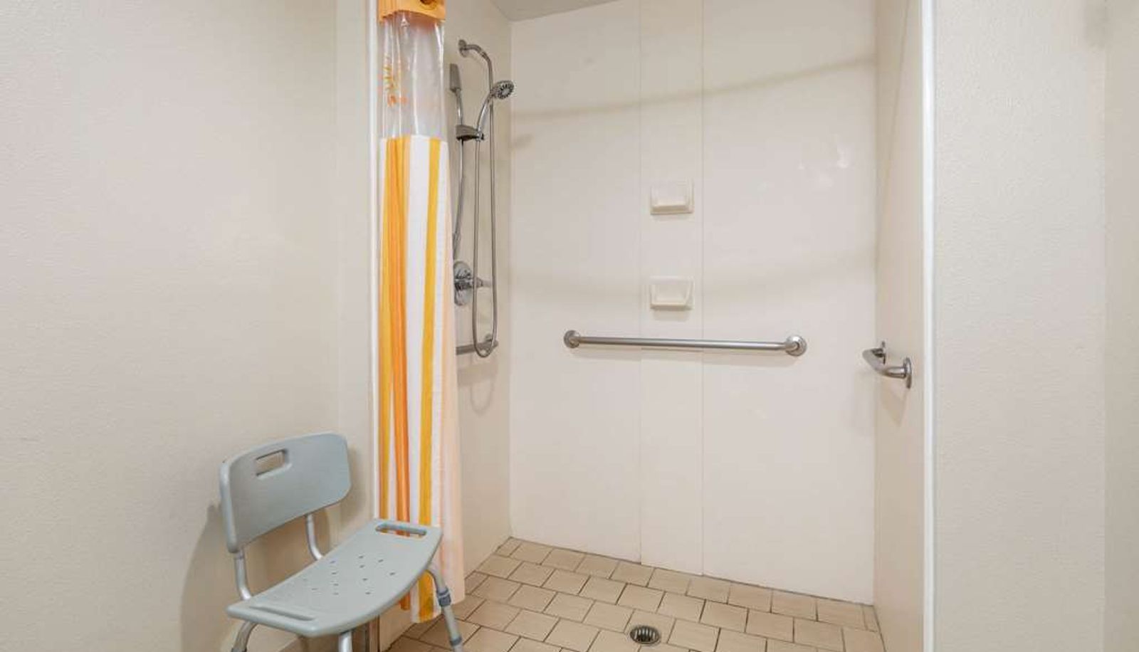Room - La Quinta Inn & Suites by Wyndham LaGrange / I-85
