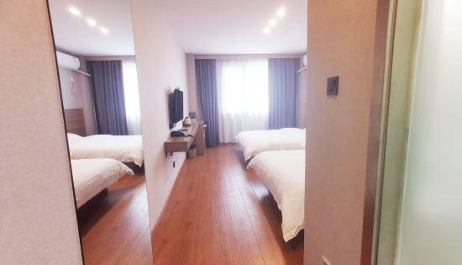 Room - Jurong)  Ninghang South Road Rujia Paibai Cloud Hotel (Yuqing Square