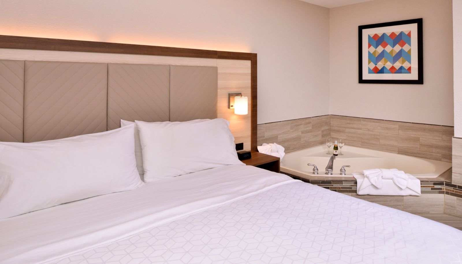 Zimmer - Holiday Inn Express & Suites ARCATA/EUREKA-AIRPORT AREA by IHG