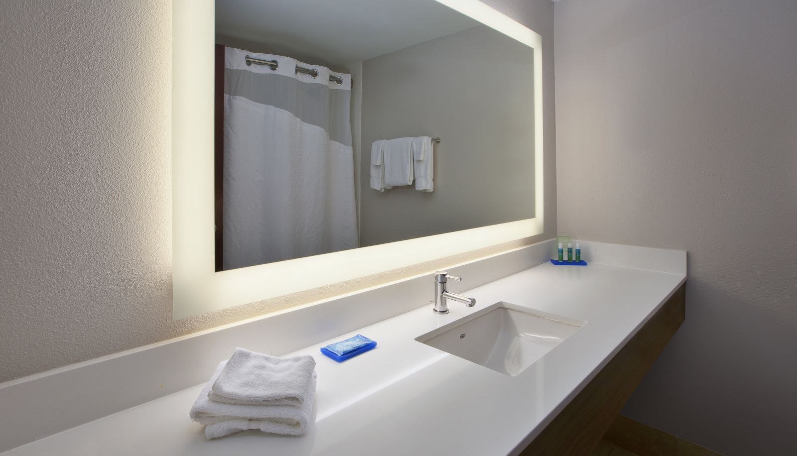 Chambre - Holiday Inn Express & Suites CINCINNATI NORTHEAST-MILFORD by IHG