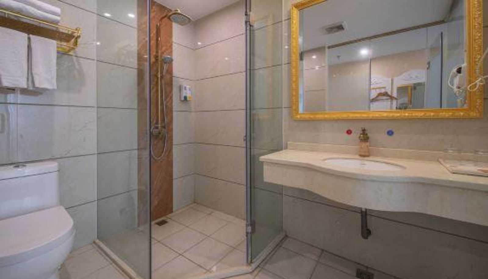 Camera - Ovili International Hotel (Shanghai East High-speed Railway Station Business and Trade City)