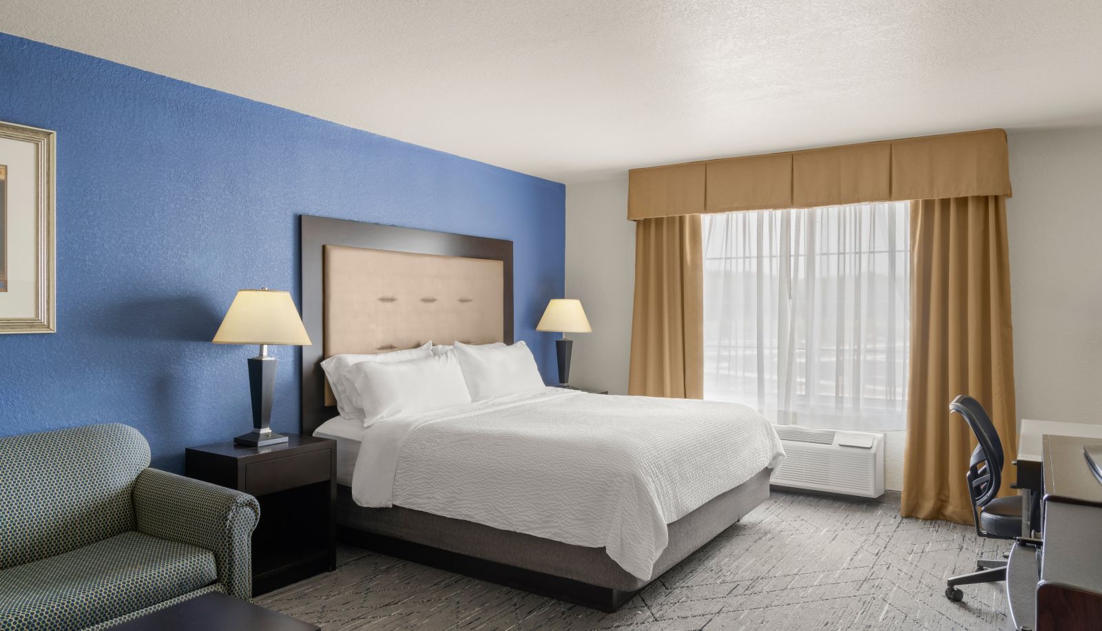 Room - MI by IHG Holiday Inn Express & Suites NEW BUFFALO