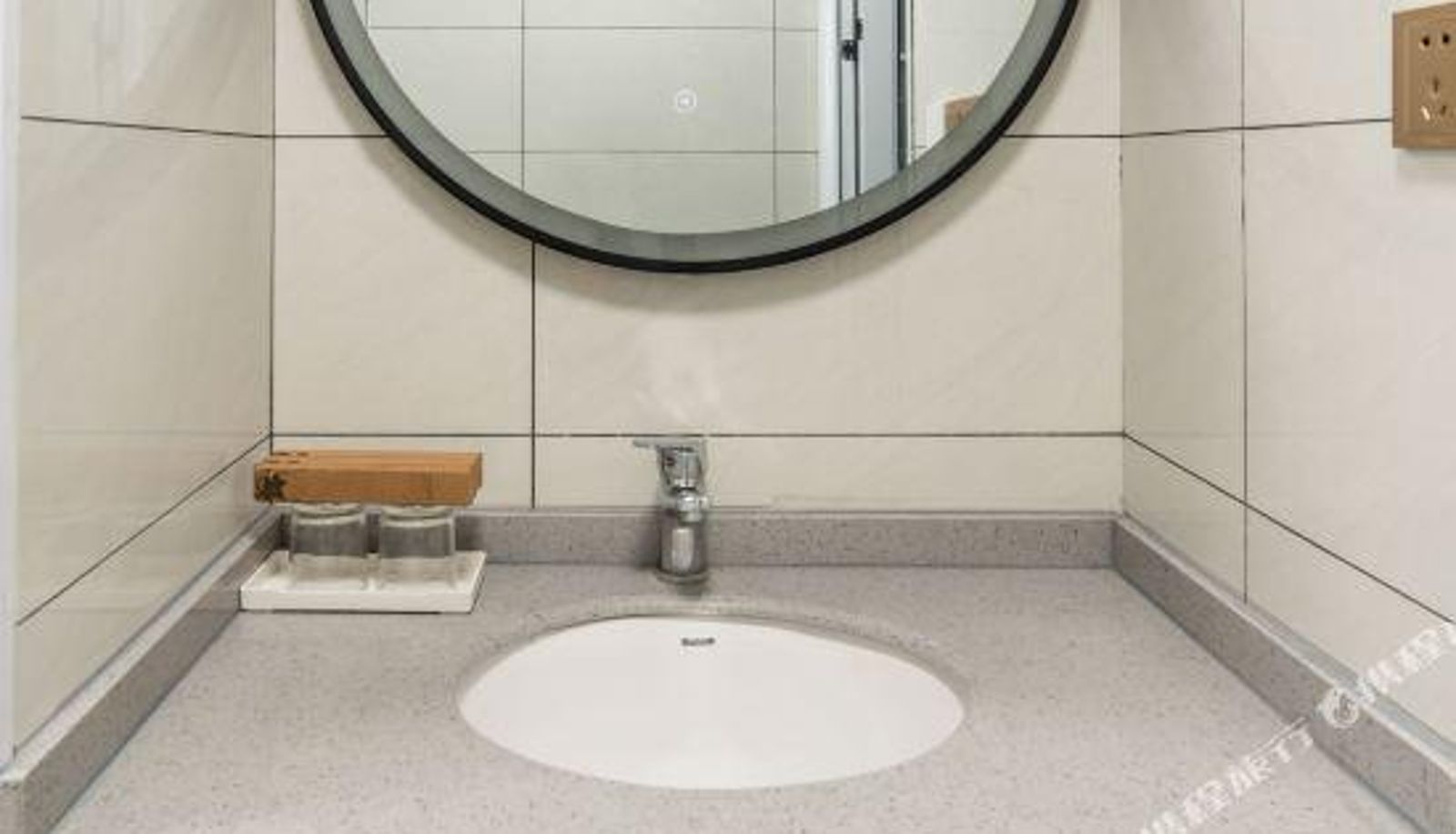 Camera - Yinuo Luxury Apartment Hotel
