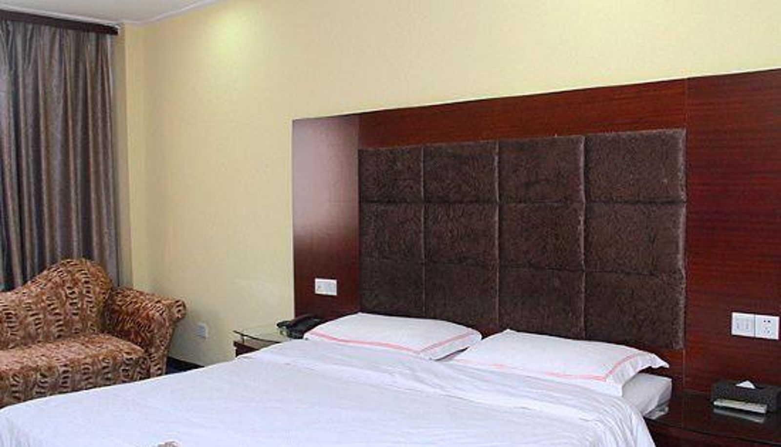 Innenbreich - Yiyang New Lyric Business Hotel