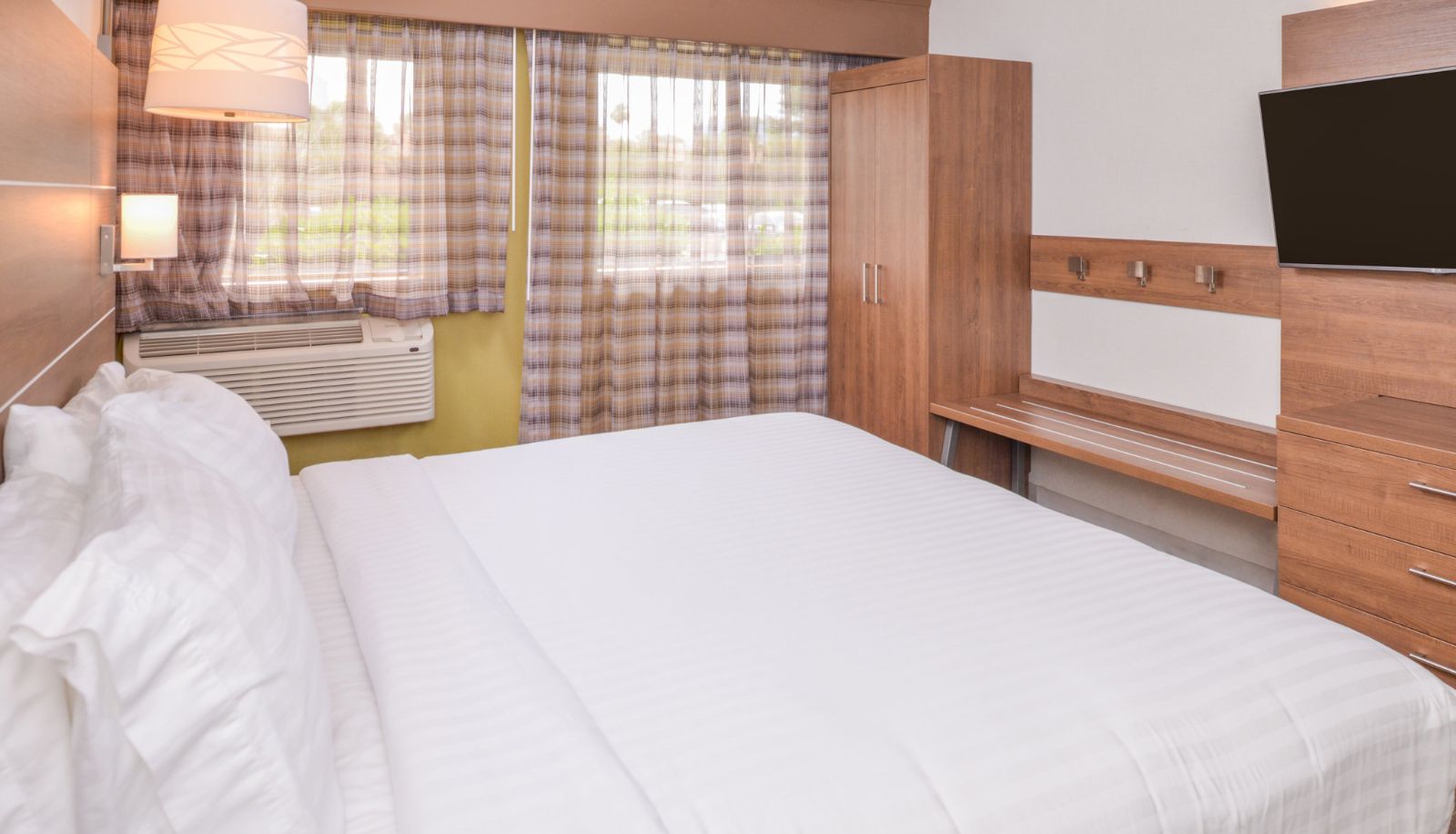 Room - Holiday Inn Express PALM DESERT by IHG