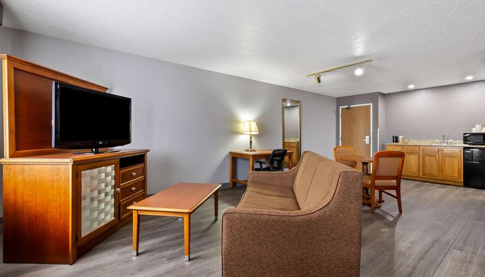 Room - Quality Inn near Monument Health Rapid City Hospital
