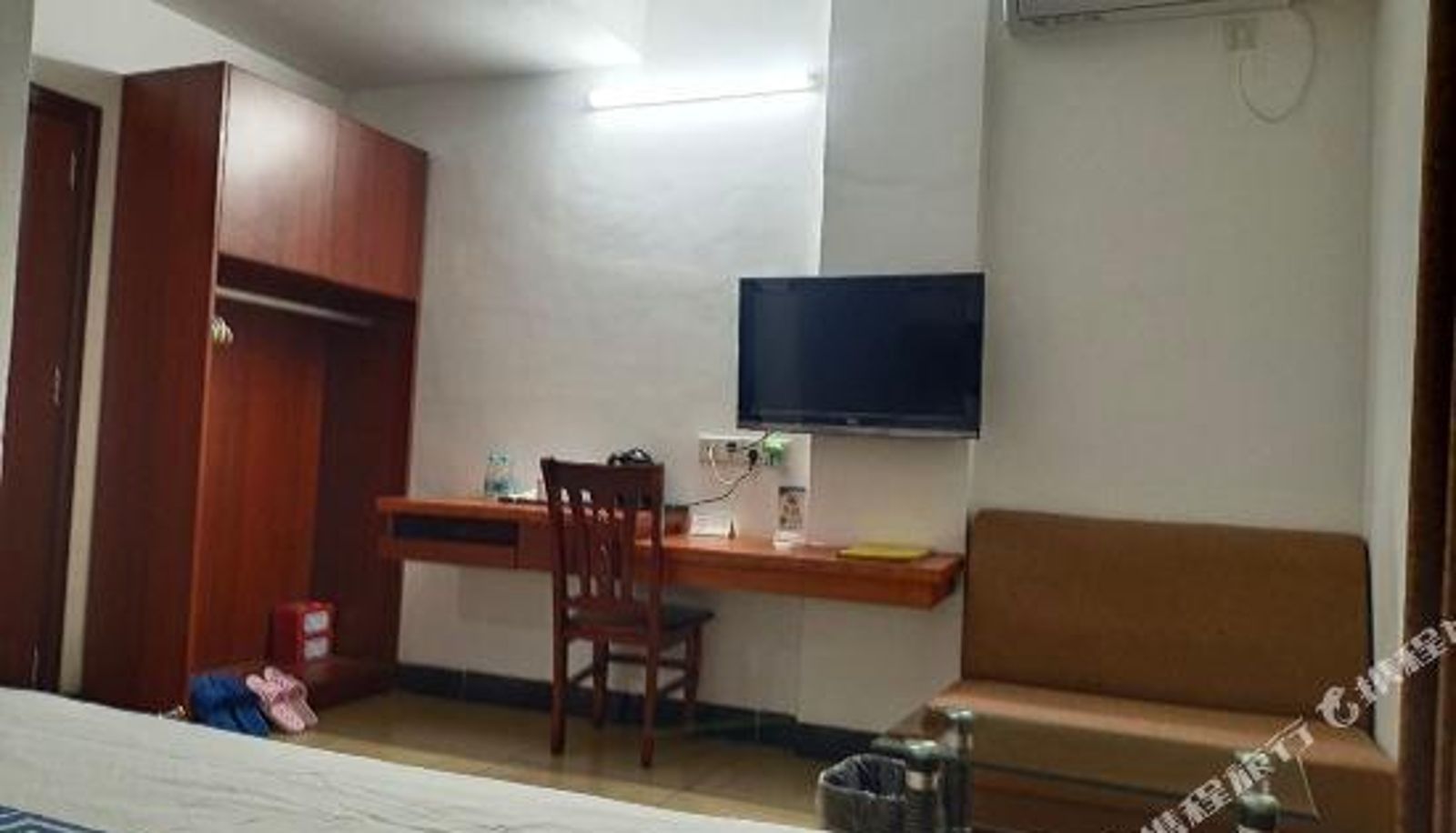 Zimmer - Maoming People's Business Hotel