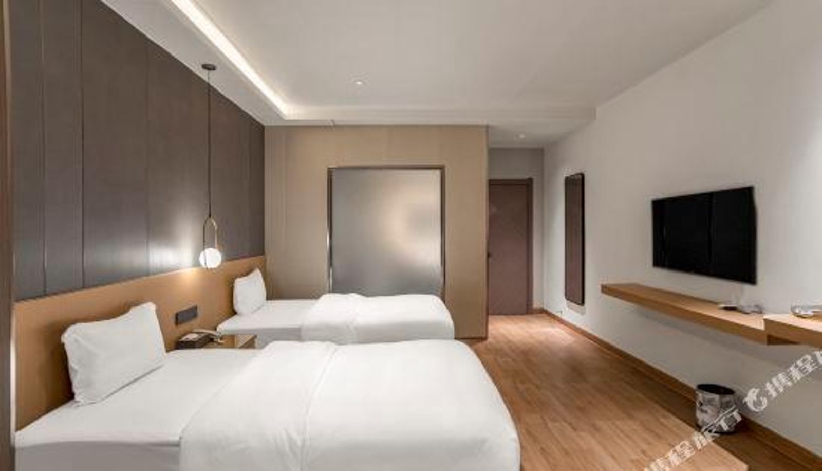 Room - CASE Hotel