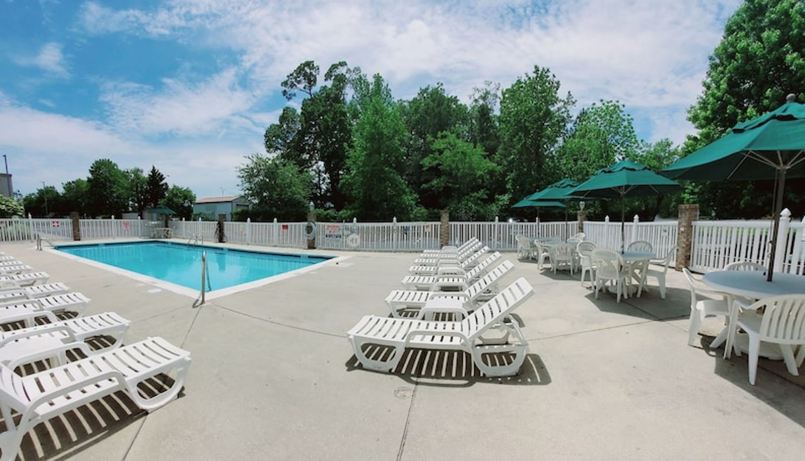 Pool - Beach Boutique Hotel
