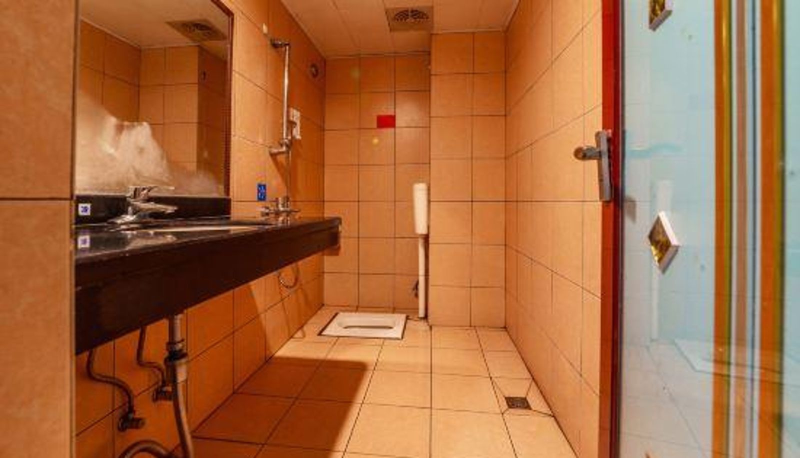 Camera business - Maoming Jinsha Business Hotel (People's Square Branch)