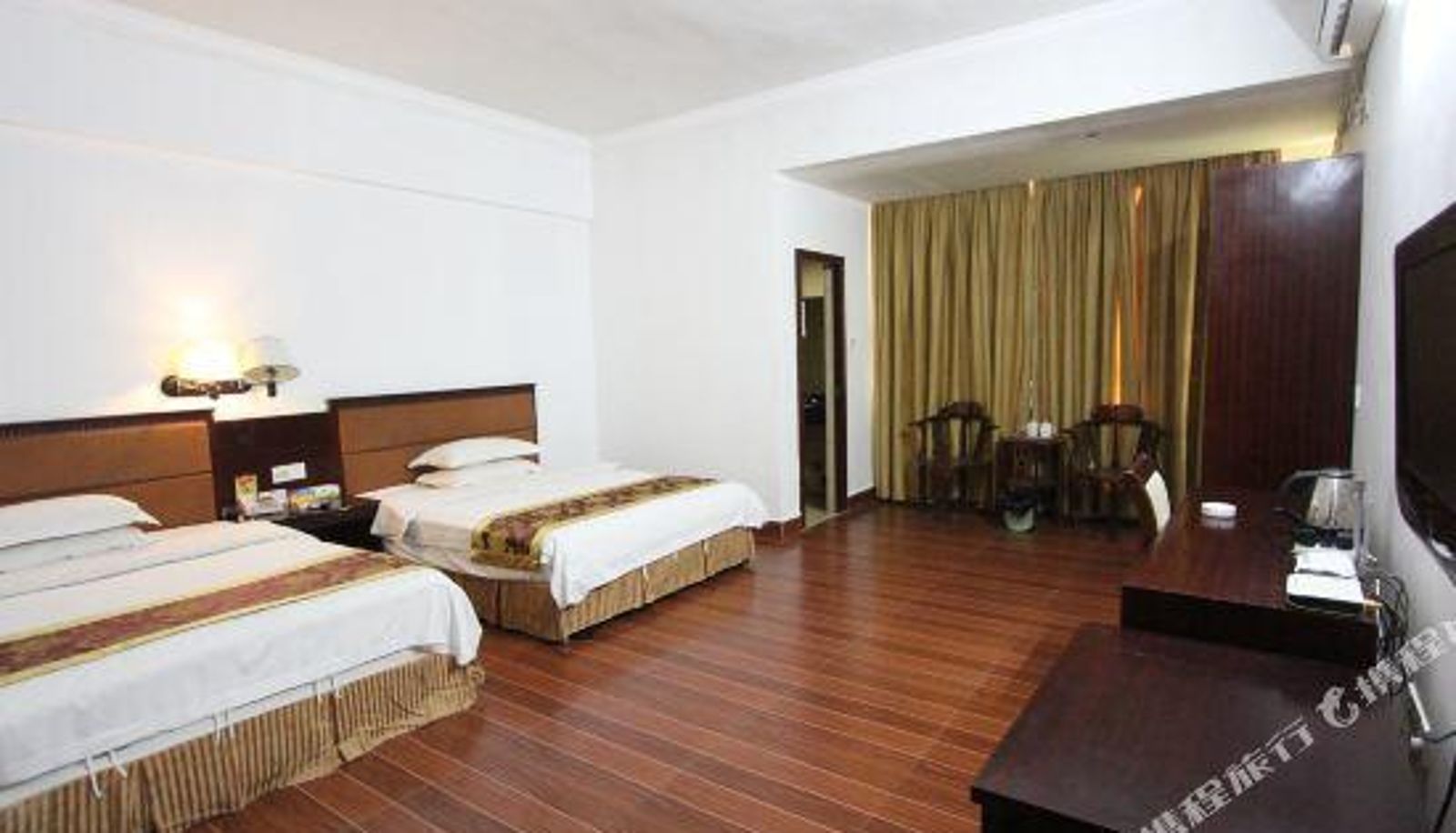 Camera business - Maoming Jinsha Business Hotel (People's Square Branch)