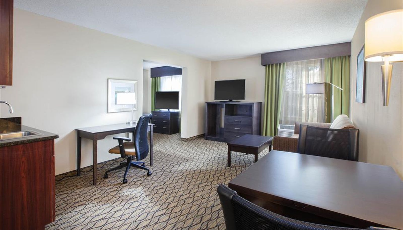 Camera - Wingate by Wyndham Roseville/Detroit