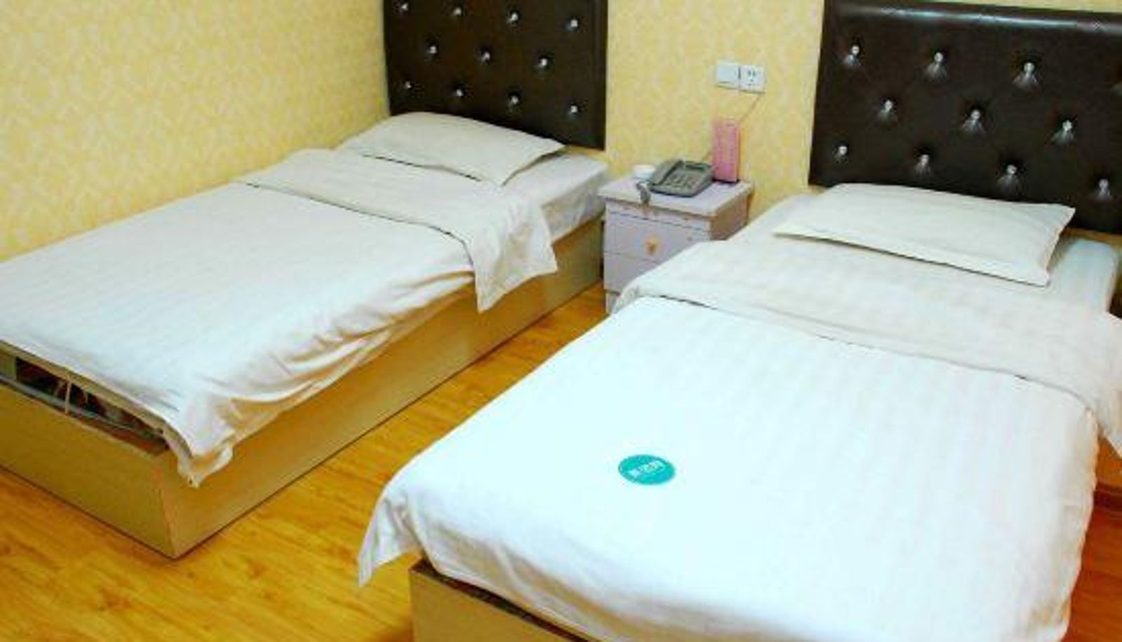 Zimmer - Xuchang Light Industry Express Hotel