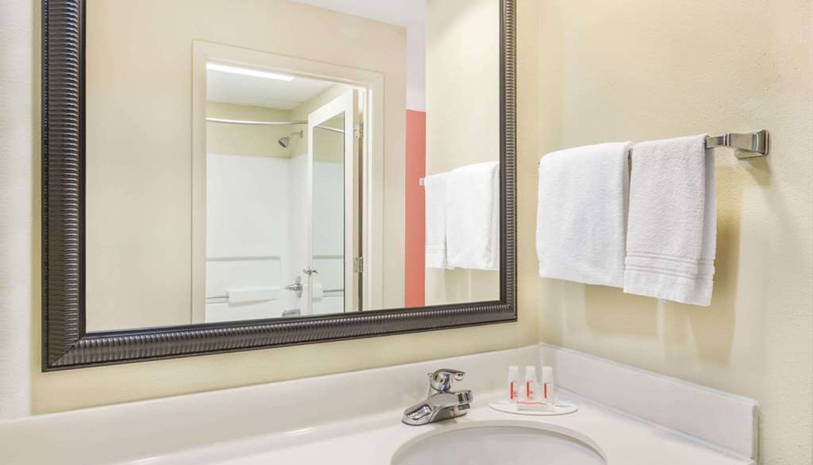 Zimmer - Days Inn by Wyndham Shallotte