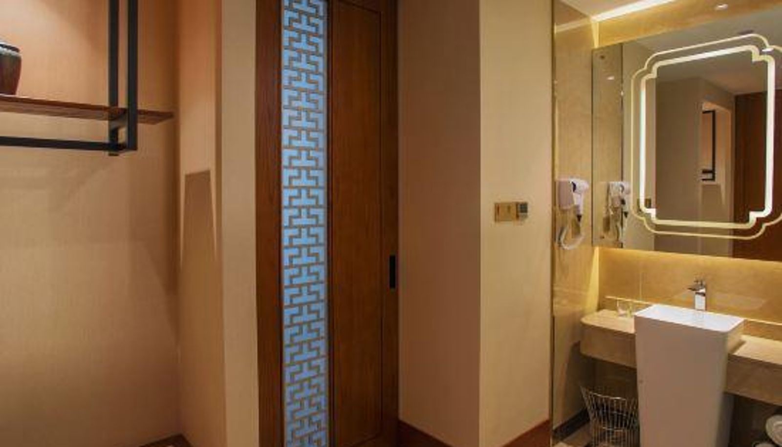 Camera - Delighting Ocean Newshotel