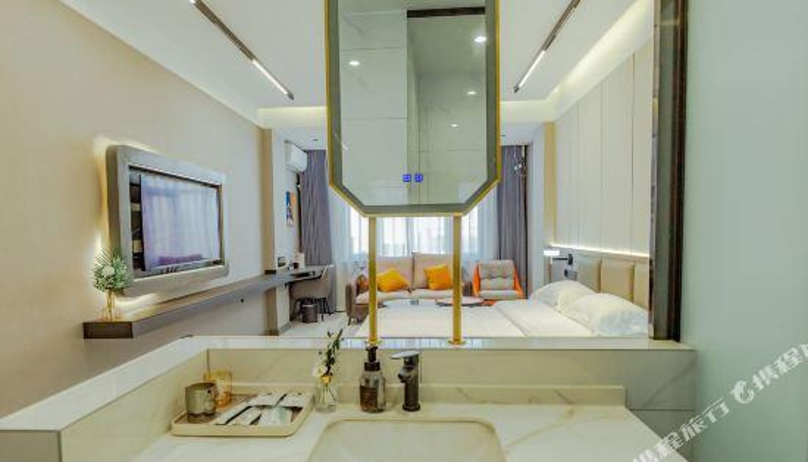 Room - Laifeng Light Luxury Hotel