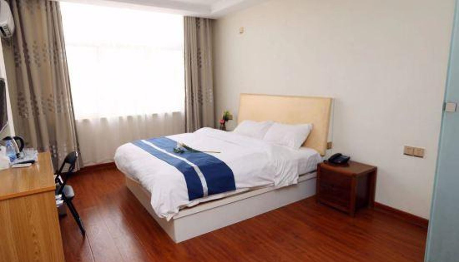 Business-kamer - Huaying Hotel (Jiaodong International Airport Plaza Street)