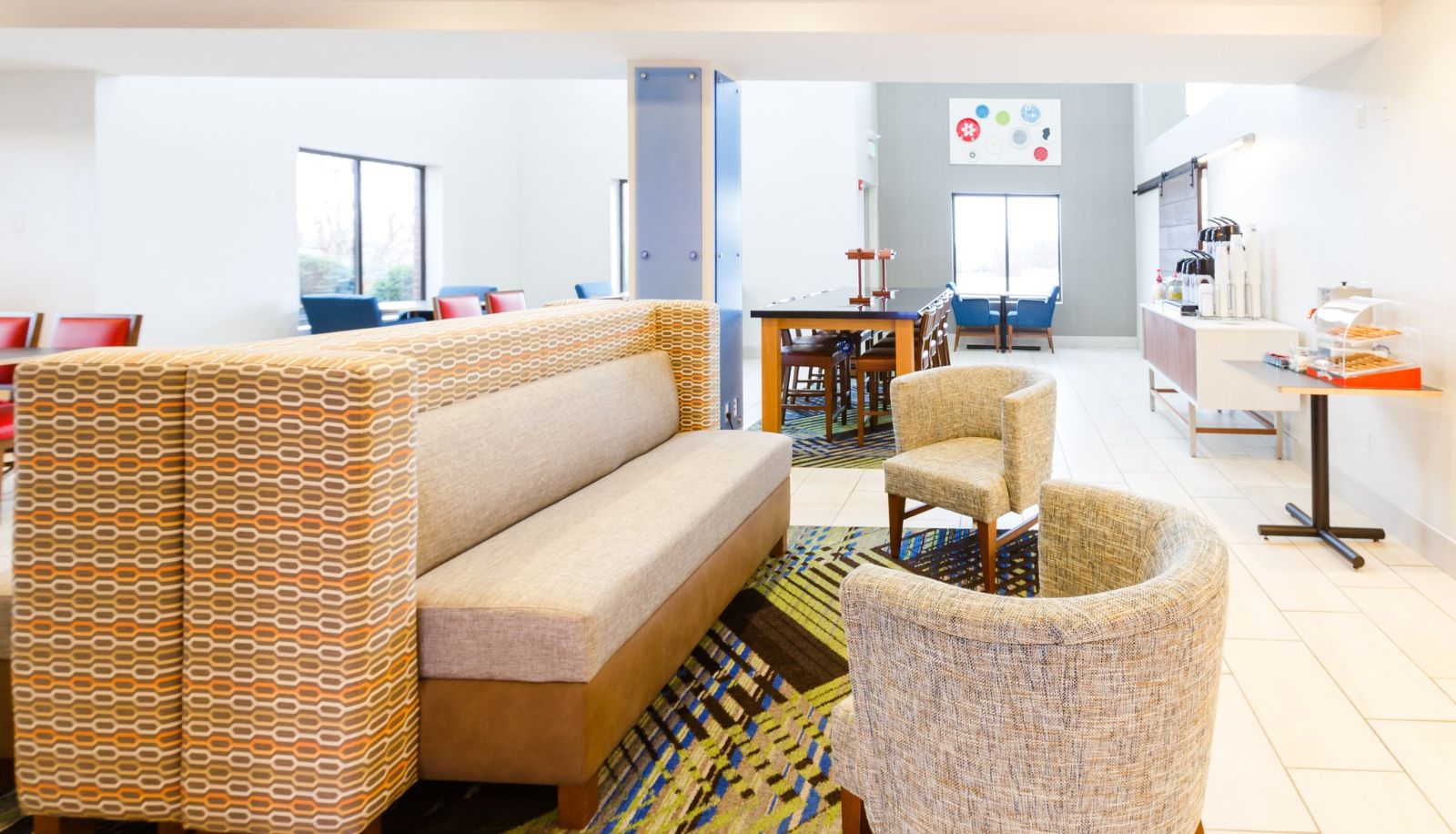 Informacje - Holiday Inn Express & Suites SHELBYVILLE by IHG