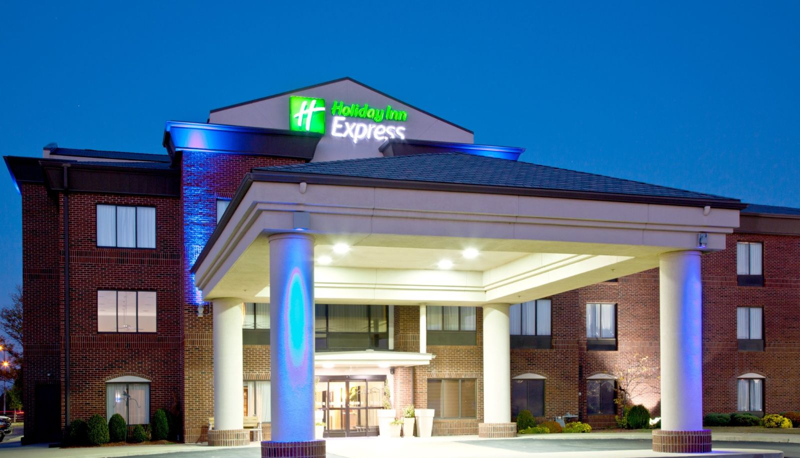 Informacje - Holiday Inn Express & Suites SHELBYVILLE by IHG