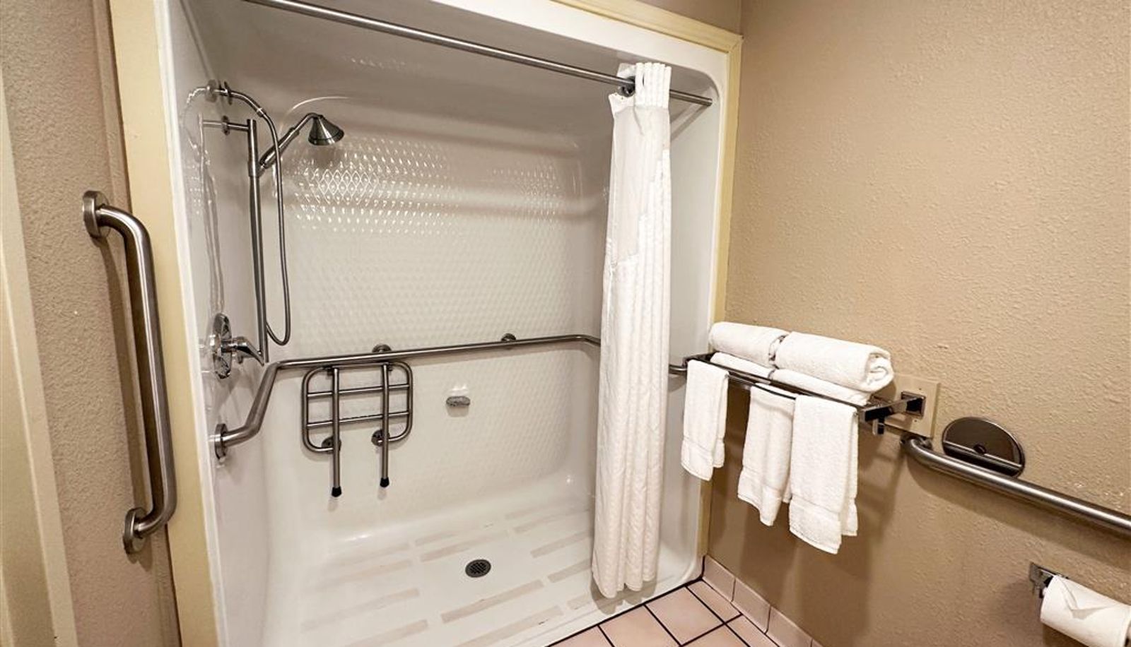 Room - Wingate by Wyndham Waynesboro
