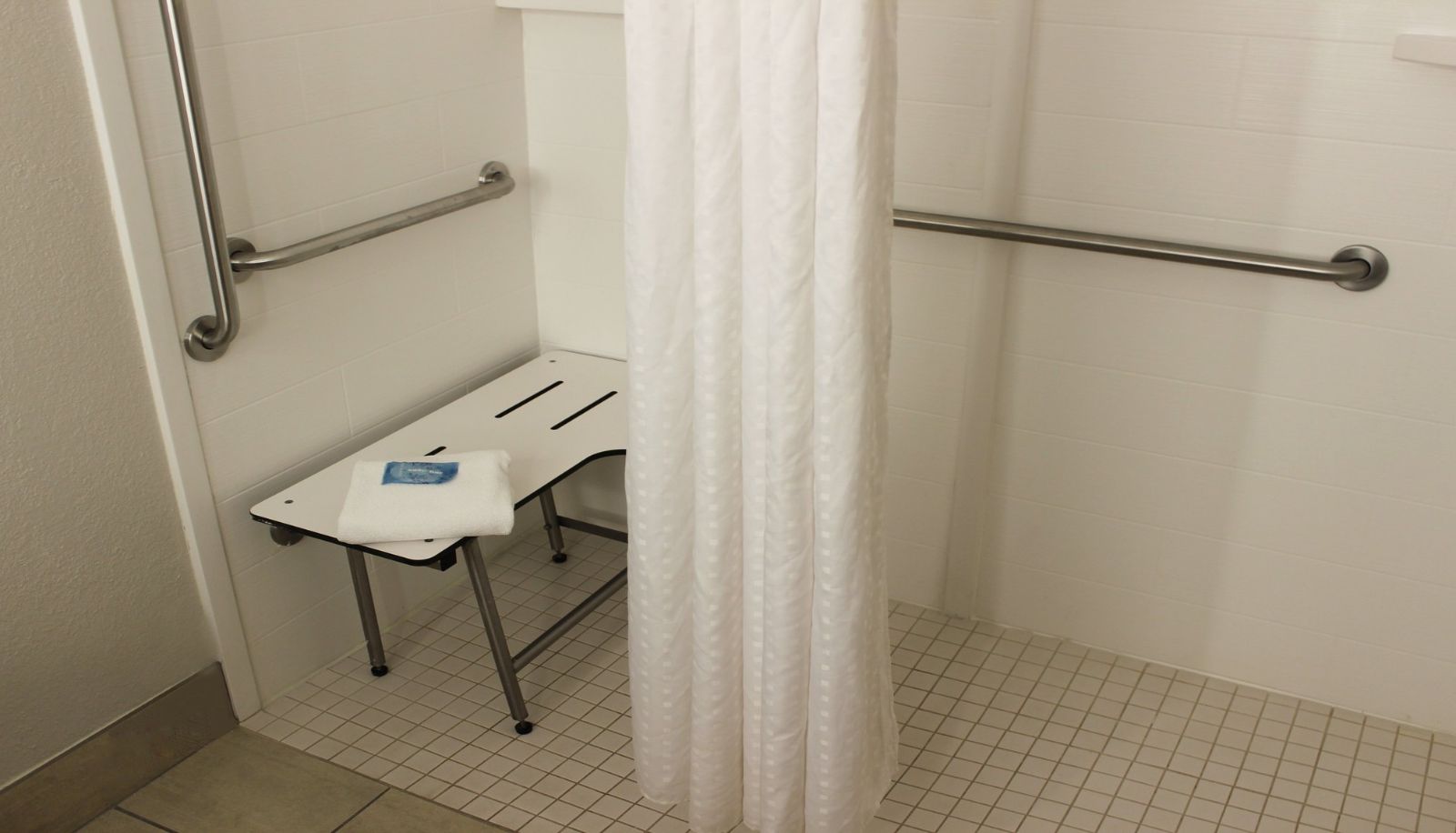 Room - Holiday Inn Express WINFIELD - TEAYS VALLEY by IHG