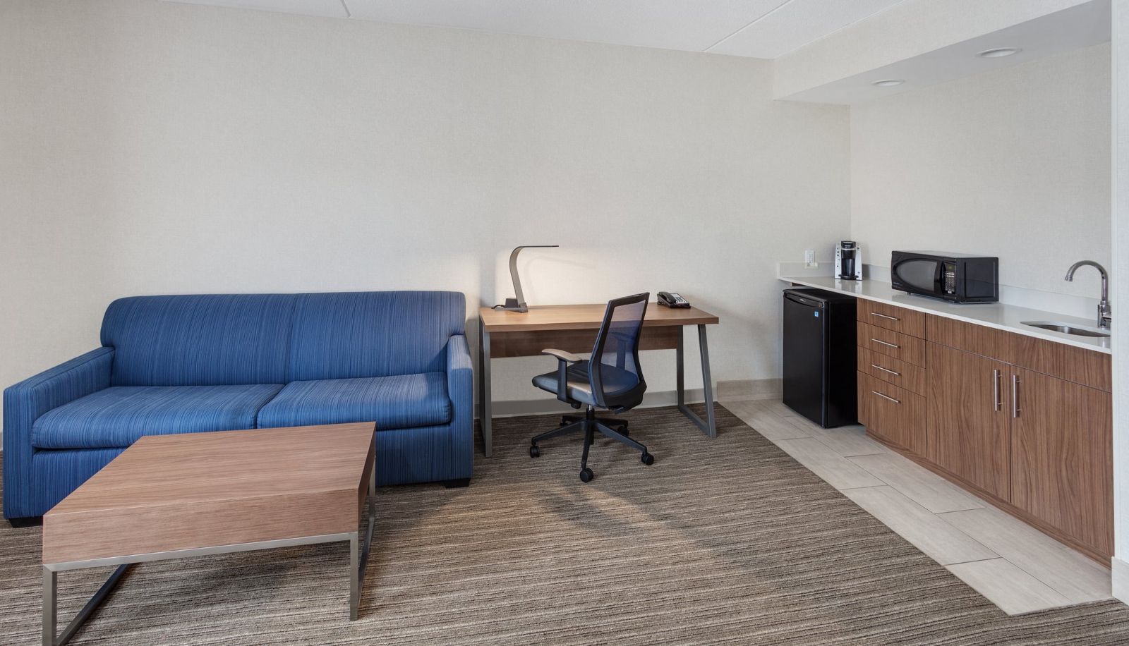 Room - Holiday Inn Express & Suites PROVIDENCE-WOONSOCKET by IHG