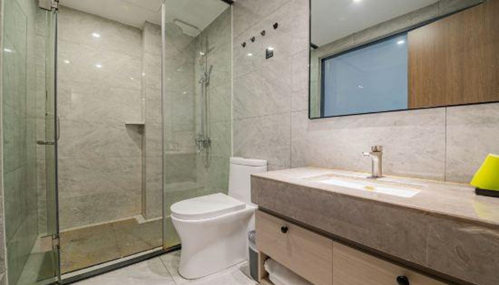 Zimmer - Pullman Serviced Apartment